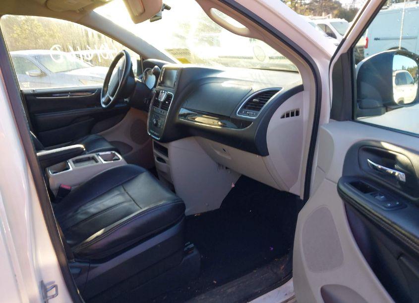 Photo 5 of 2013 Chrysler Town & COUNTRY TOURING (VIN 2C4RC1BGXDR741797)