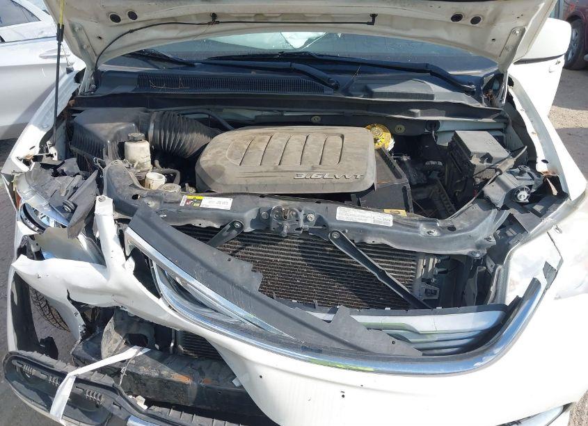 Photo 10 of 2013 Chrysler Town & COUNTRY TOURING (VIN 2C4RC1BGXDR743923)