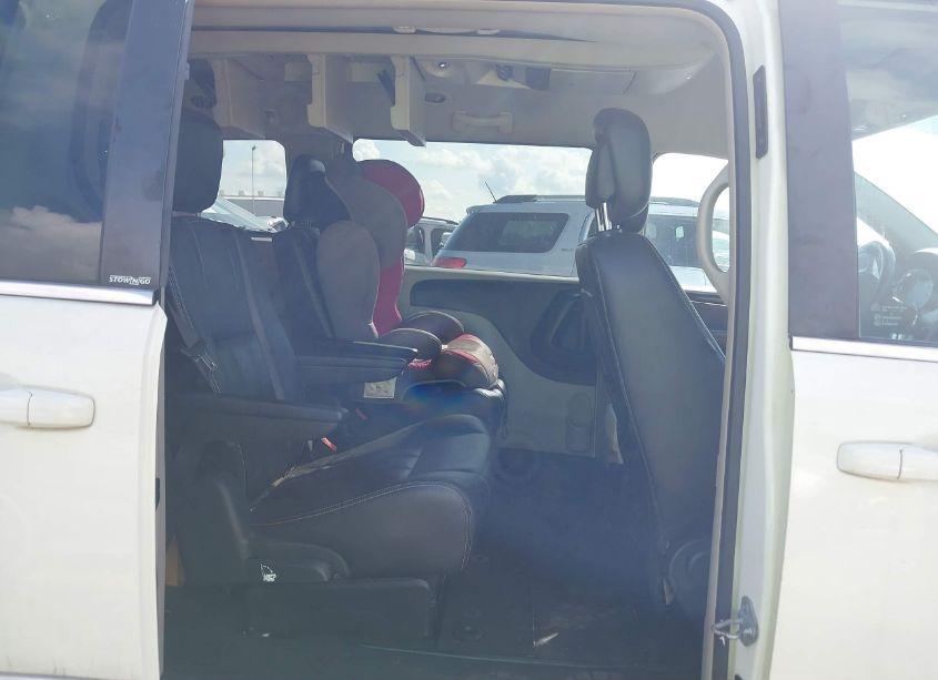 Photo 8 of 2013 Chrysler Town & COUNTRY TOURING (VIN 2C4RC1BGXDR743923)