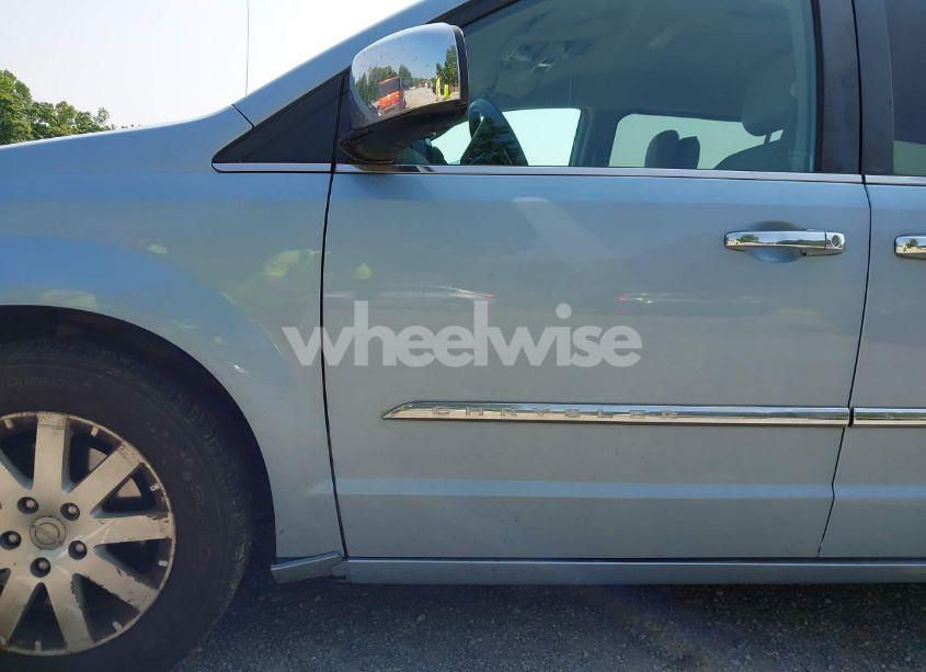 Photo 17 of 2013 Chrysler Town & COUNTRY TOURING (VIN 2C4RC1BGXDR759099)