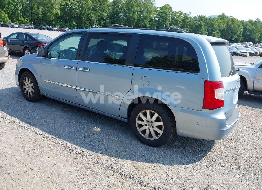 Photo 3 of 2013 Chrysler Town & COUNTRY TOURING (VIN 2C4RC1BGXDR759099)