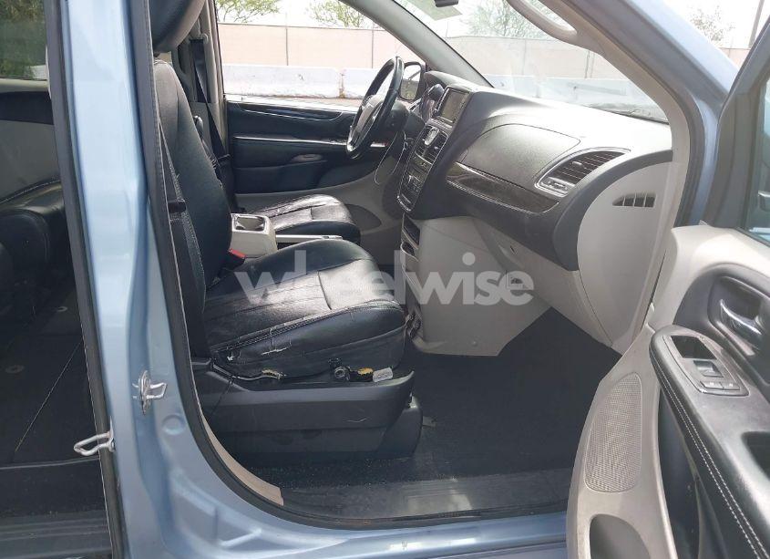 Photo 5 of 2013 Chrysler Town & COUNTRY TOURING (VIN 2C4RC1BGXDR774220)