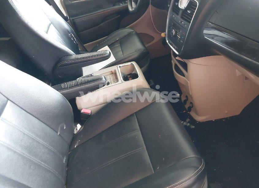 Photo 5 of 2013 Chrysler Town & COUNTRY TOURING (VIN 2C4RC1BGXDR815333)