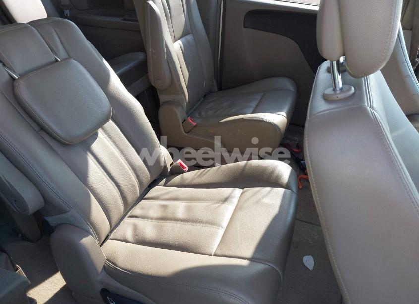 Photo 8 of 2014 Chrysler Town & COUNTRY TOURING (VIN 2C4RC1BGXER144120)
