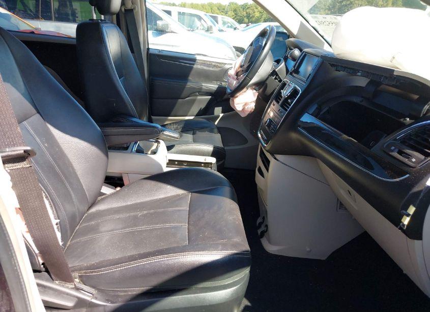 Photo 5 of 2014 Chrysler Town & COUNTRY TOURING (VIN 2C4RC1BGXER184486)