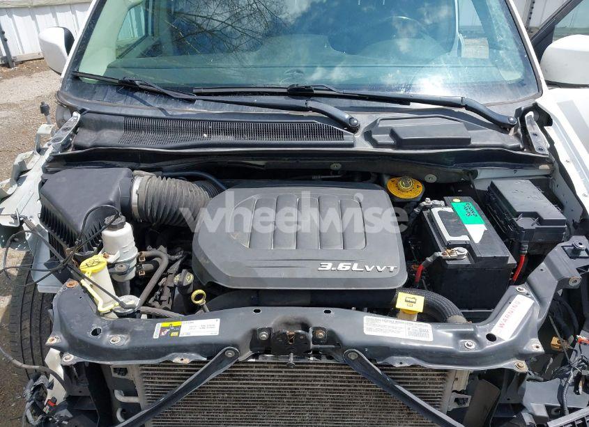 Photo 10 of 2014 Chrysler Town & COUNTRY TOURING (VIN 2C4RC1BGXER207409)