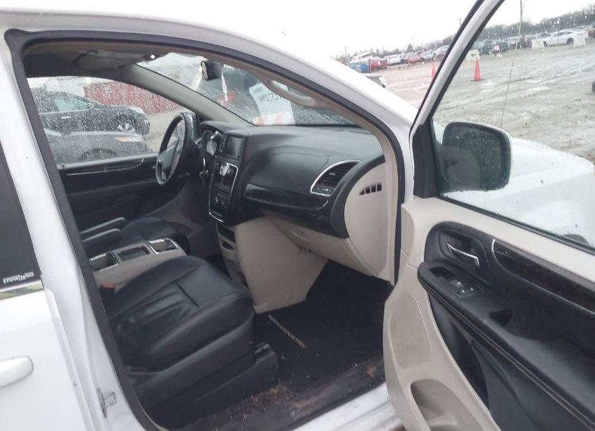 Photo 5 of 2014 Chrysler Town & COUNTRY TOURING (VIN 2C4RC1BGXER218278)