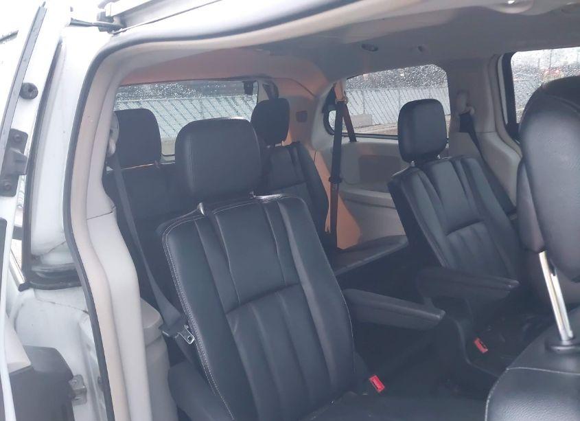 Photo 8 of 2014 Chrysler Town & COUNTRY TOURING (VIN 2C4RC1BGXER218278)