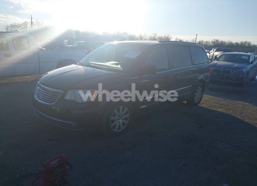 Photo 2 of 2014 Chrysler Town & COUNTRY TOURING (VIN 2C4RC1BGXER224291)