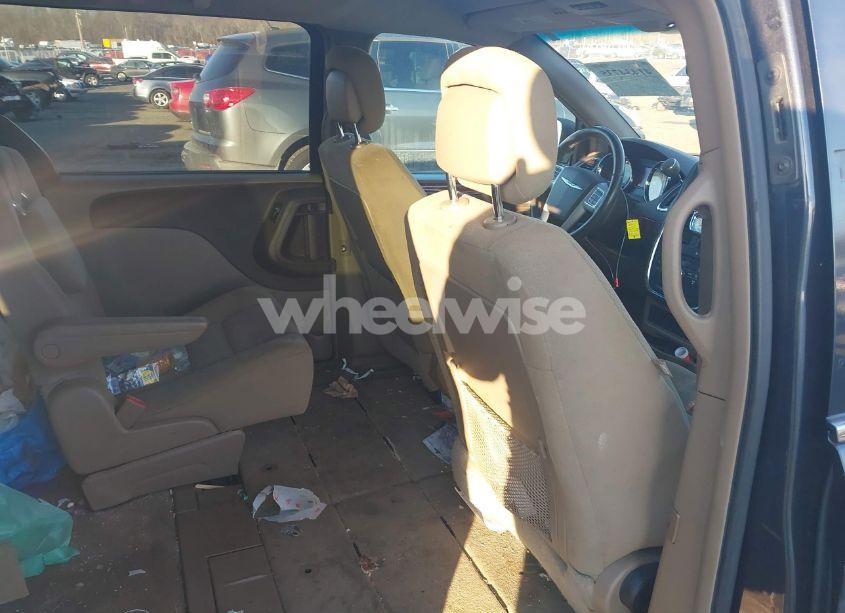 Photo 8 of 2014 Chrysler Town & COUNTRY TOURING (VIN 2C4RC1BGXER224291)