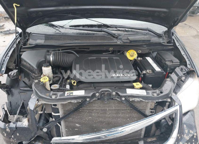 Photo 10 of 2014 Chrysler Town & COUNTRY TOURING (VIN 2C4RC1BGXER232469)