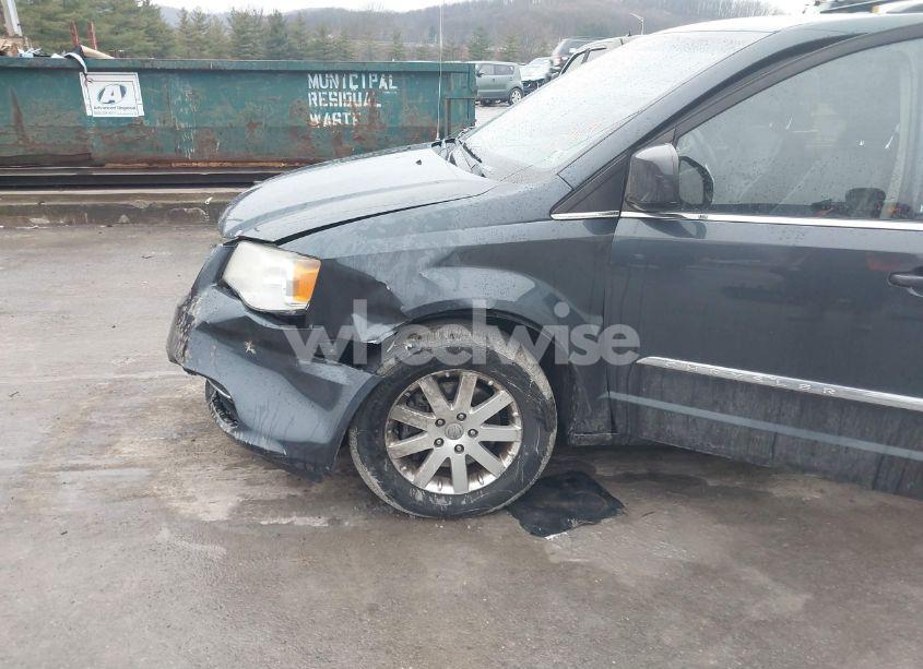 Photo 12 of 2014 Chrysler Town & COUNTRY TOURING (VIN 2C4RC1BGXER232469)