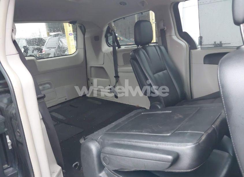 Photo 8 of 2014 Chrysler Town & COUNTRY TOURING (VIN 2C4RC1BGXER232469)