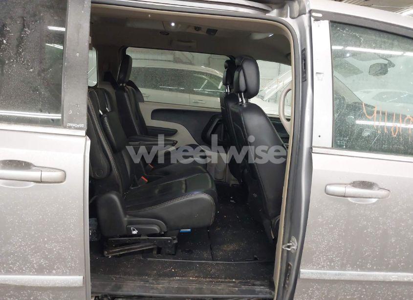 Photo 8 of 2014 Chrysler Town & COUNTRY TOURING (VIN 2C4RC1BGXER255508)