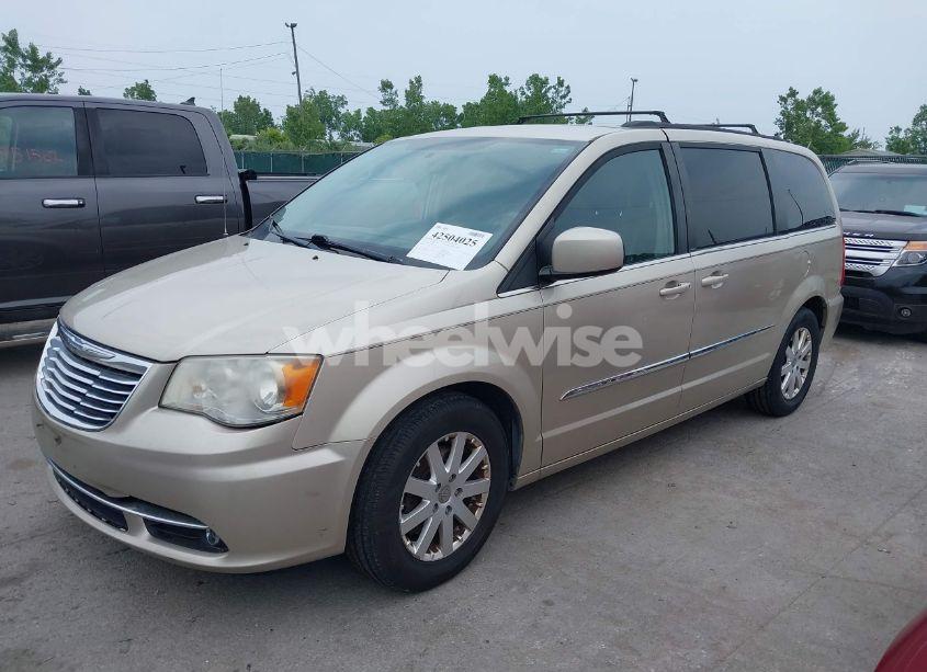 Photo 6 of 2014 Chrysler Town & COUNTRY TOURING (VIN 2C4RC1BGXER255802)