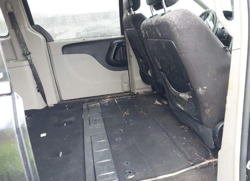 Photo 13 of 2014 Chrysler Town & COUNTRY TOURING (VIN 2C4RC1BGXER258618)