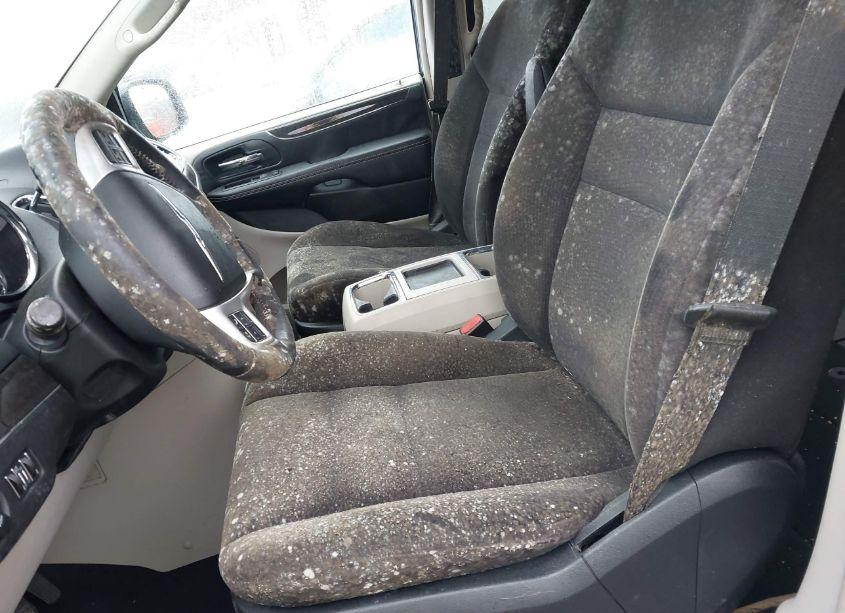 Photo 6 of 2014 Chrysler Town & COUNTRY TOURING (VIN 2C4RC1BGXER258618)