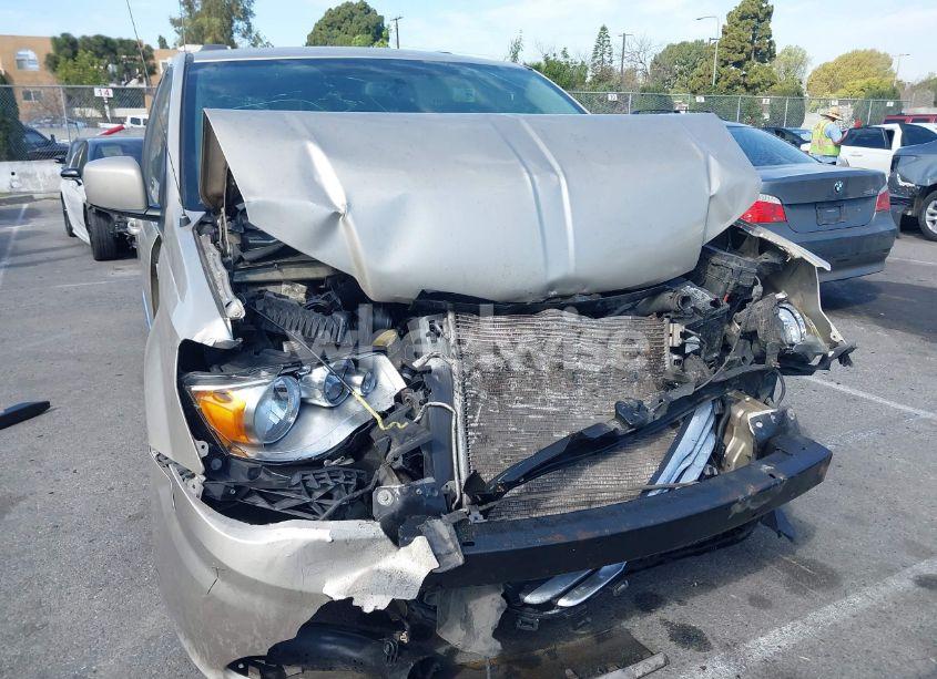 Photo 6 of 2014 Chrysler Town & COUNTRY TOURING (VIN 2C4RC1BGXER307011)