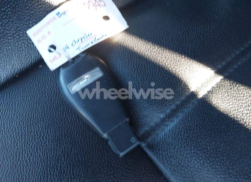 Photo 11 of 2014 Chrysler Town & COUNTRY TOURING (VIN 2C4RC1BGXER314735)