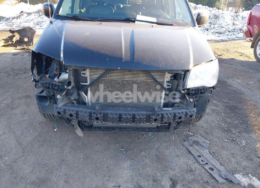 Photo 6 of 2014 Chrysler Town & COUNTRY TOURING (VIN 2C4RC1BGXER314735)