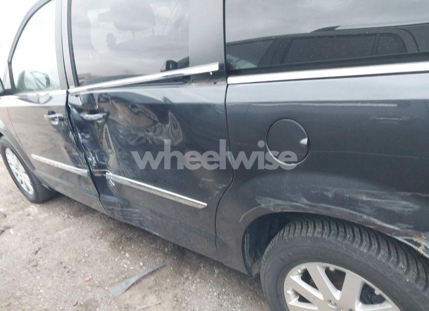 Photo 6 of 2014 Chrysler Town & COUNTRY TOURING (VIN 2C4RC1BGXER348108)