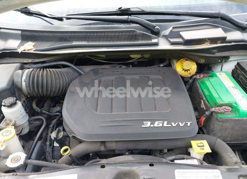 Photo 10 of 2014 Chrysler Town & COUNTRY TOURING (VIN 2C4RC1BGXER348433)