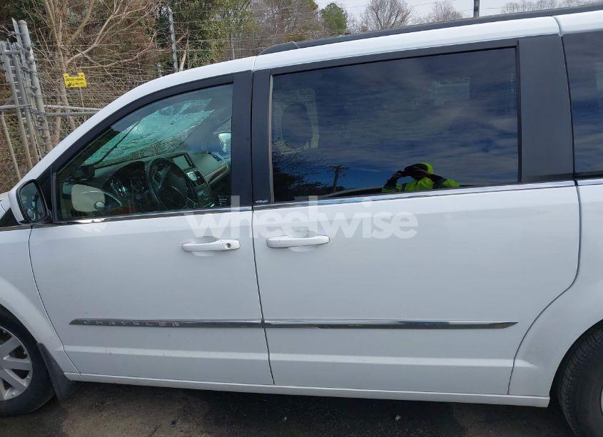 Photo 14 of 2014 Chrysler Town & COUNTRY TOURING (VIN 2C4RC1BGXER348433)