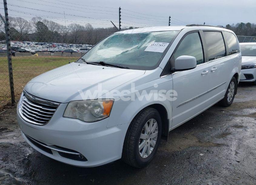 Photo 2 of 2014 Chrysler Town & COUNTRY TOURING (VIN 2C4RC1BGXER348433)