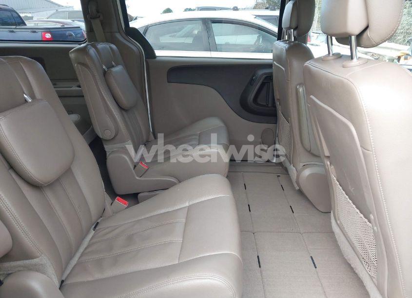 Photo 8 of 2014 Chrysler Town & COUNTRY TOURING (VIN 2C4RC1BGXER348433)