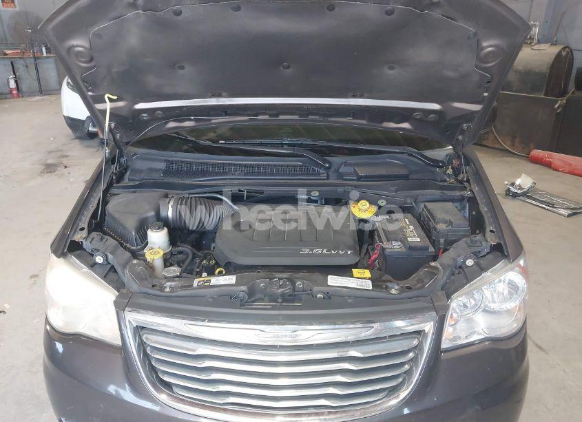 Photo 10 of 2015 Chrysler Town & COUNTRY TOURING (VIN 2C4RC1BGXFR602434)