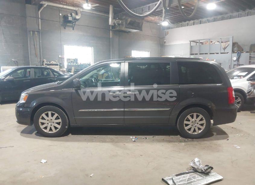 Photo 14 of 2015 Chrysler Town & COUNTRY TOURING (VIN 2C4RC1BGXFR602434)