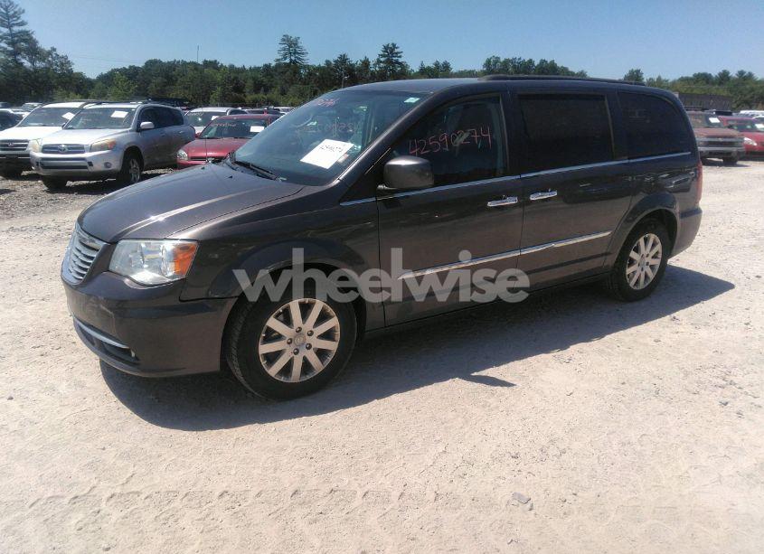 Photo 2 of 2015 Chrysler Town & COUNTRY TOURING (VIN 2C4RC1BGXFR602434)
