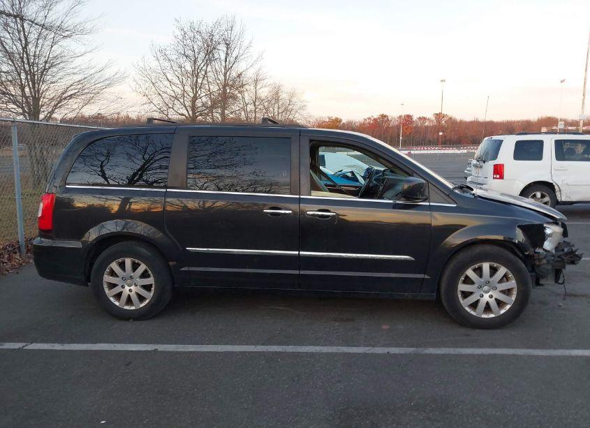 Photo 13 of 2015 Chrysler Town & COUNTRY TOURING (VIN 2C4RC1BGXFR629245)