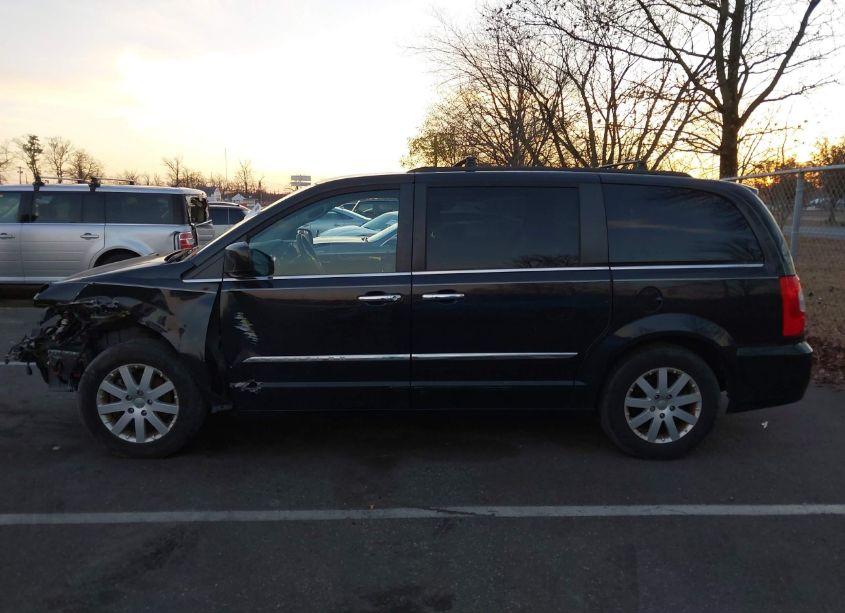 Photo 14 of 2015 Chrysler Town & COUNTRY TOURING (VIN 2C4RC1BGXFR629245)