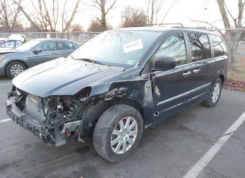 Photo 2 of 2015 Chrysler Town & COUNTRY TOURING (VIN 2C4RC1BGXFR629245)