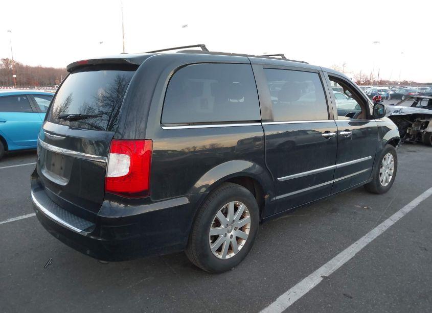 Photo 4 of 2015 Chrysler Town & COUNTRY TOURING (VIN 2C4RC1BGXFR629245)