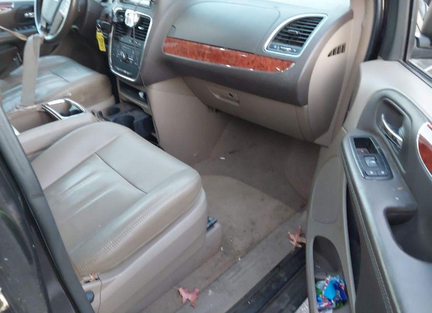 Photo 5 of 2015 Chrysler Town & COUNTRY TOURING (VIN 2C4RC1BGXFR629245)