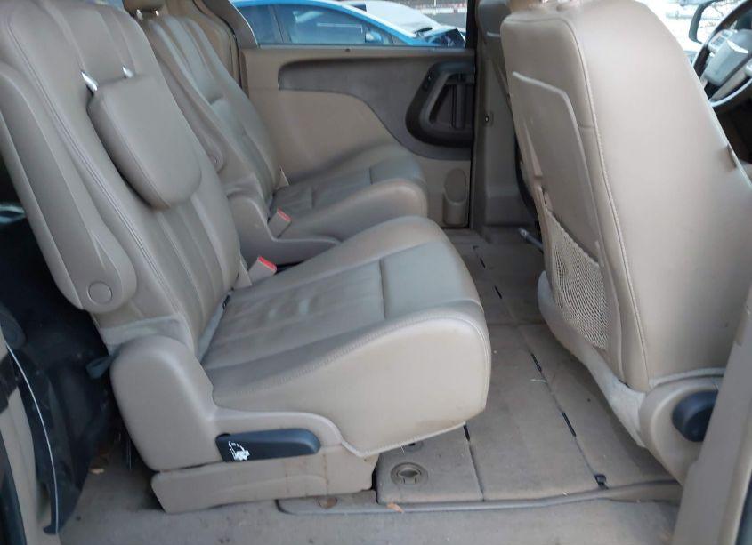 Photo 8 of 2015 Chrysler Town & COUNTRY TOURING (VIN 2C4RC1BGXFR629245)