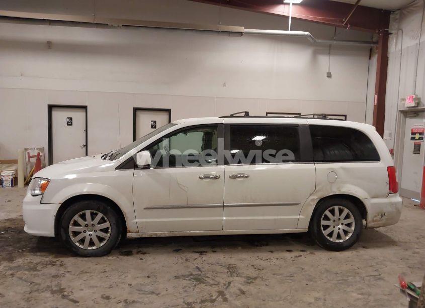 Photo 14 of 2015 Chrysler Town & COUNTRY TOURING (VIN 2C4RC1BGXFR629861)