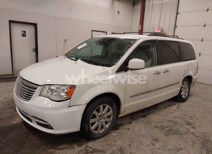 Photo 2 of 2015 Chrysler Town & COUNTRY TOURING (VIN 2C4RC1BGXFR629861)