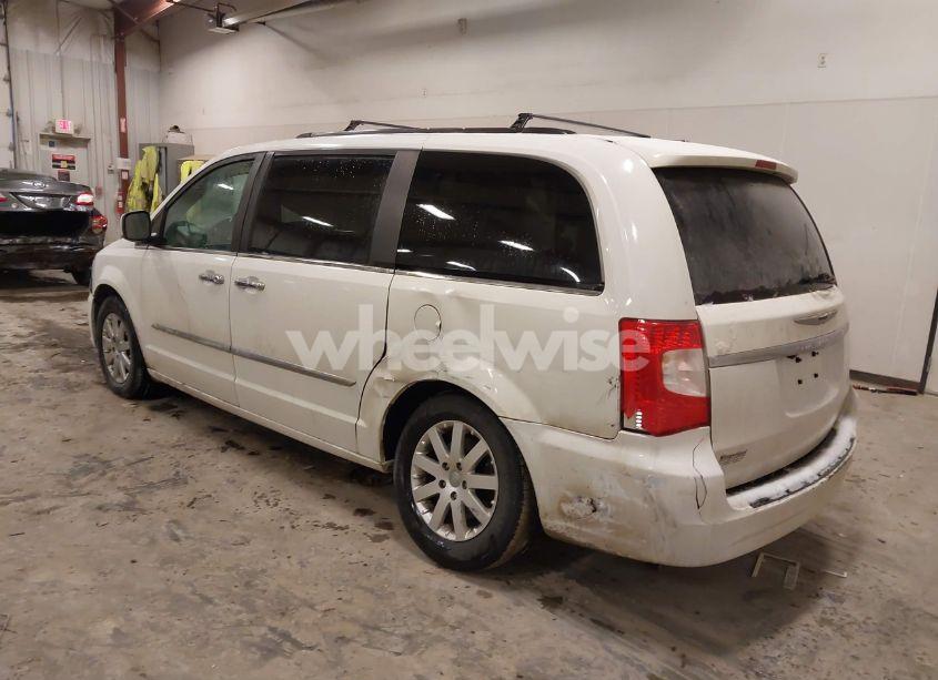 Photo 3 of 2015 Chrysler Town & COUNTRY TOURING (VIN 2C4RC1BGXFR629861)