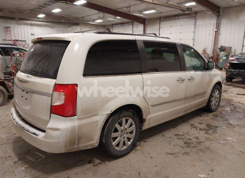 Photo 4 of 2015 Chrysler Town & COUNTRY TOURING (VIN 2C4RC1BGXFR629861)