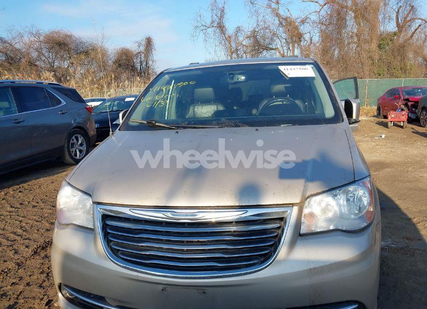 Photo 12 of 2015 Chrysler Town & COUNTRY TOURING (VIN 2C4RC1BGXFR644571)