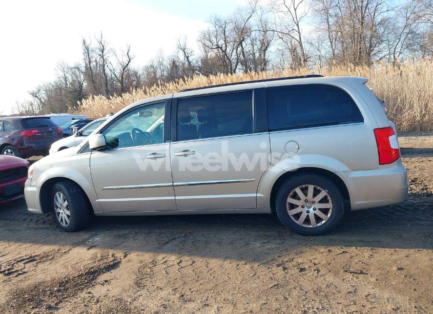 Photo 14 of 2015 Chrysler Town & COUNTRY TOURING (VIN 2C4RC1BGXFR644571)