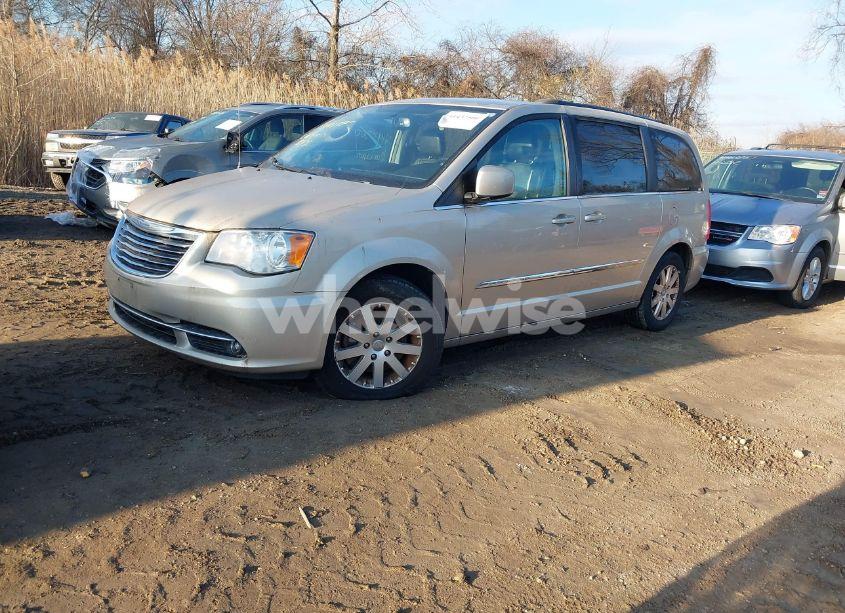 Photo 2 of 2015 Chrysler Town & COUNTRY TOURING (VIN 2C4RC1BGXFR644571)
