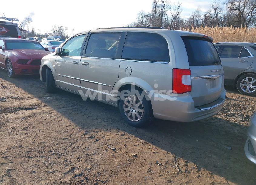 Photo 3 of 2015 Chrysler Town & COUNTRY TOURING (VIN 2C4RC1BGXFR644571)