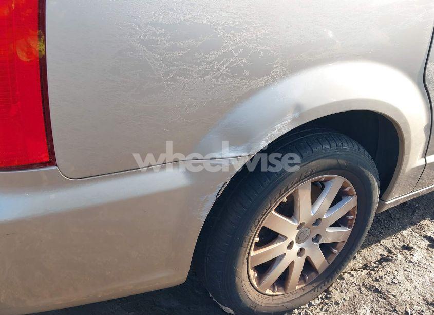 Photo 6 of 2015 Chrysler Town & COUNTRY TOURING (VIN 2C4RC1BGXFR644571)