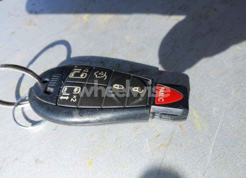 Photo 11 of 2015 Chrysler Town & COUNTRY TOURING (VIN 2C4RC1BGXFR655361)