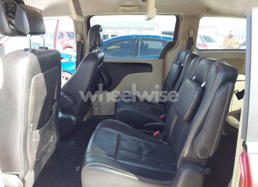 Photo 8 of 2015 Chrysler Town & COUNTRY TOURING (VIN 2C4RC1BGXFR655361)