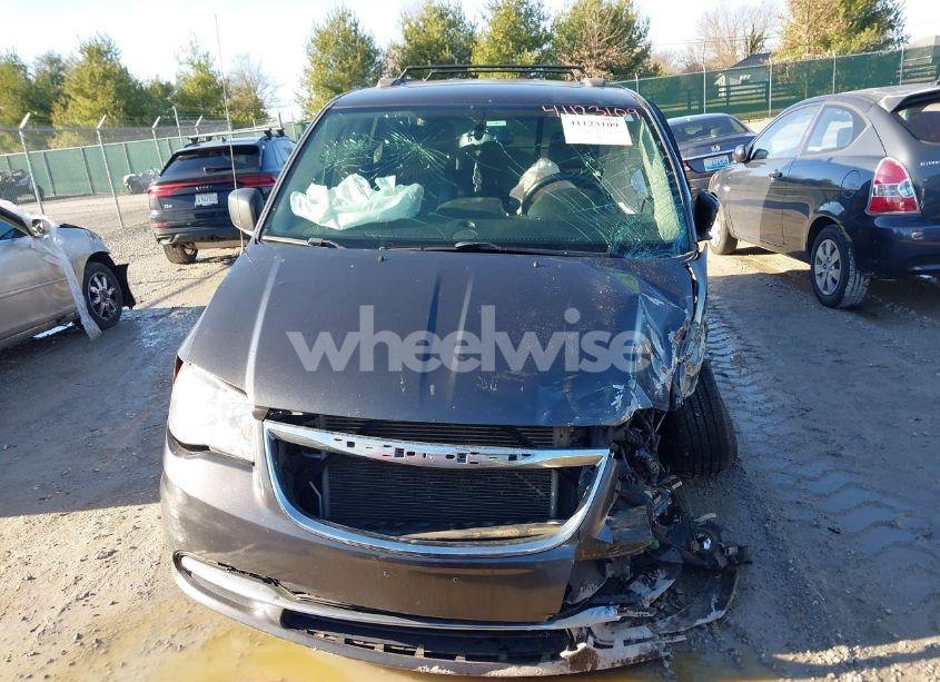 Photo 12 of 2016 Chrysler Town & COUNTRY TOURING (VIN 2C4RC1BGXGR127904)